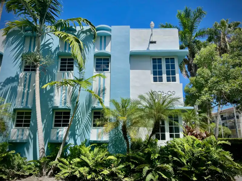 Streamline Moderne facade in the Art Deco Historic District, South Beach, Miami Beach